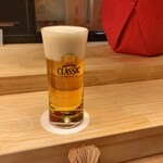 鮨処 凜 - 取り敢えずビール、泡も綺麗♪