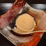 島津 - 黒糖のジェラート