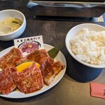焼肉 炎座 - スープ、ライス
