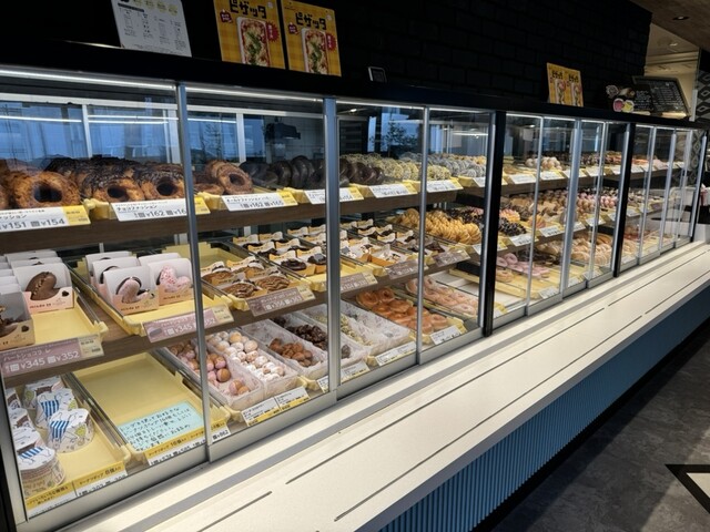 mister Donut Nishidai Ekimae Shop photo 4