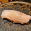 Sakana Kuikiri Soushi - ⑥白甘鯛(山口県上関産)
                産卵は夏～秋、旬は冬～春
                グーグルマップで見ると上関は殆んど養殖筏が無く、愛媛の八幡浜には沢山の養殖筏が見える
                養殖のおこぼれ餌を食べてないので香りが良い