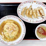 餃子の王将 - 天津飯セット(+唐揚げ)　1091円