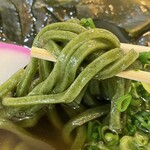 Uoichi Shouten - わかめを練り込んだ特製緑麺の特製わかめうどん