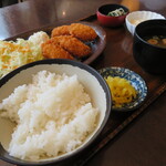 鶏膳 総本店 - 牡蠣フライ定食