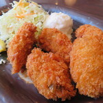 鶏膳 総本店 - 牡蠣フライ