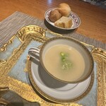 Mioort - 桑名の蛤　新玉葱　ジャガイモのニョッキ　薄いエンドウ　ズッパ(スープ)