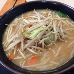 四麺 - 人気No.１の「炒め野菜味噌ラーメン」700円。野菜シャキシャキ。