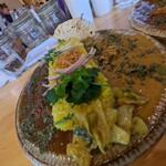 SHAKA SPICE - ココナッツ海老カレーと、チキンカレー