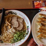 中華食堂 コウチン - 中華そばと餃子