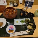 新玉亭 - 緑茶が合う