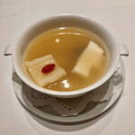 235177356 - ふかひれ入り薬膳 美白のコラーゲン蒸しスープ