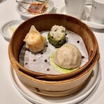 235177357 - 飲茶3種(小籠包，鶏肉の焼売，海老焼売)