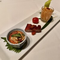 彬龍華 66 - 前菜3種(中華クラゲ，甘だれ焼豚，よだれ鶏)