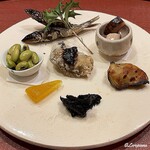 御料理 寺沢 - 柊鰯に赤海鼠の茶ぶり､河豚の粕漬焼､香茸､金柑砂糖煮､浸し豆､牡蠣の竜田揚げ田楽風