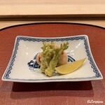 御料理 寺沢 - 河豚の白子の焼白子と楤の芽の天ぷら