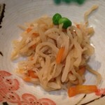 海鮮料理　魚盛 - 2013.12.27 名物！魚盛丼(海鮮丼)580円。海鮮丼、お惣菜1品、果物、漬物、味噌汁がついて580円は凄すぎる！