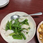 廣聚隆 - イカとニンニクの芽の炒め物