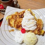 太郎茶屋 鎌倉 - フレンチトースト 670円　セットドリンク 330円