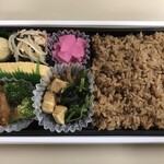 おにぎりの桃太郎 久保田本店 - 【月替わり御膳】トンポウローと黒烏龍茶ご飯弁当