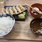 Nikujiru Gyouza No Dandadan - 焼き餃子ランチ