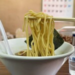 だしと麺kiti - 「味玉ラーメン」の麺
            2024年2月16日