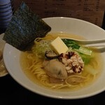 鶏そば・ラーメン Tonari - 鶏そば・ラーメン Tonari
            牡蛎と白子の塩バターラーメン
            ＋牡蛎ワンタン