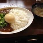 元町通り3丁目 - 2014.1.4 神戸キーマカレー(週替わりスープ付き)650円。トッピングの自家製とろとろ煮たまご100円◎