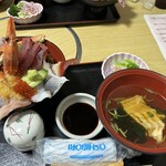 割烹 福源 - あら汁、茶碗蒸し、サラダも付いてます。