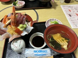 Kappou Fukugen - あら汁、茶碗蒸し、サラダも付いてます。