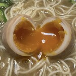 福間ラーメン ろくでなし - 煮玉子