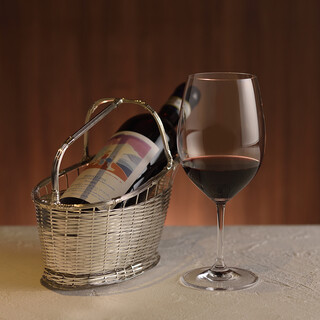 Enjoy the charm of Italian wine◆A rich selection of approximately 300 types