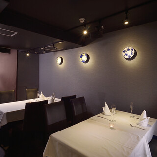 A hideaway for adults to enjoy gourmet food and delicious drinks ◆ Great for entertaining and anniversaries