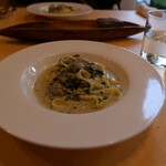 ブラカリイタリア料理店 - 牡蠣とほうれん草のクリームパスタ