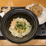 二代目 甚八 - 伊勢うどん　ちくわ天　野菜のかき揚げ