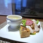 パザパ - 料理写真:前菜盛り合わせ・・ワッ、タップリで美味しそう。^^