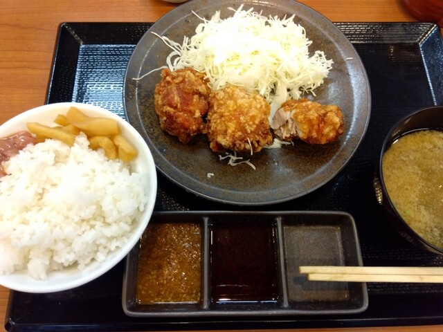 やま　3個 からやま定食（3個）+手羽先』by 遅れてきたぼっち飯 : からやま