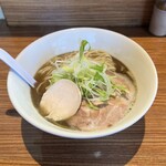 nibo - 煮干そば　醤油　750円
            中盛（１.５玉）　100円