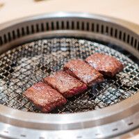 江戸焼肉 - 神のハラミ　 シマチョウもみだれ カンボジアの胡椒　