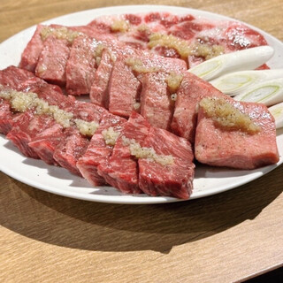 烤肉配特製鹽醬