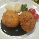 キッチン ブルー グローブ - 反対側から、イカ墨仕立て特製ソースはタップリ！