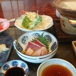Momi No Ki - 温泉湯豆腐のセット　火を入れてしばらくすると豆腐がプリンのようにトロトロに！