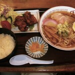 くつろぎ亭ひこべえ  - 牛骨ラーメンセット　990円