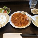 幸楽 - ライスは大盛り無料です。これじゃ定食