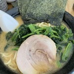 横浜家系源家らーめん - 料理写真: