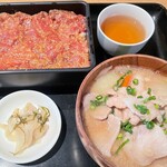 銀座 岩戸 - 鮪胡麻だれ重 豚汁付き 1,500円