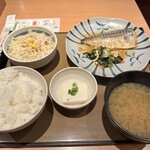 Yayoi Ken - サバの味噌煮定食、野菜サラダ付き