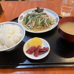 興楽 - ニラ・レバー炒め定食