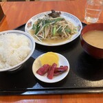 興楽 - ニラ・レバー炒め定食