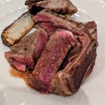 La Stalla - トカプチ牛に取り憑かれて以後、国産のグラスフェッドビーフを提供しているお店を探してますが、これもかなり良いですね。