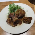 ベニヤンマ - 親鶏もも炭焼き